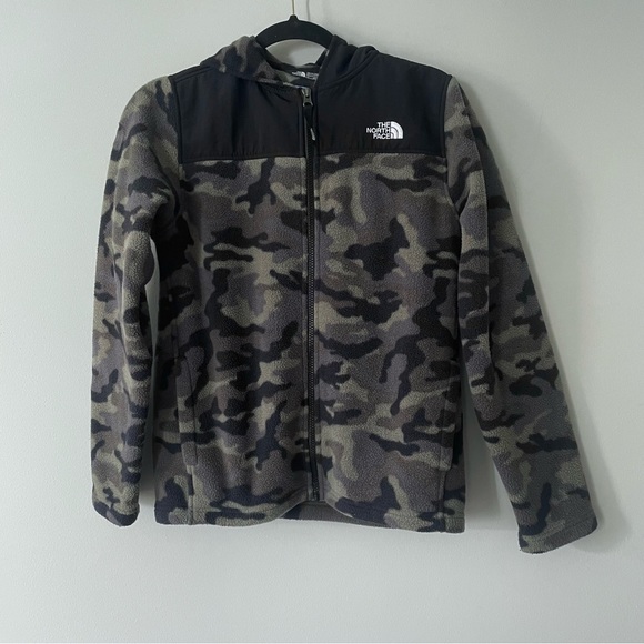 THE NORTH FACE Camo Full Zip Hoodie - Picture 2 of 5